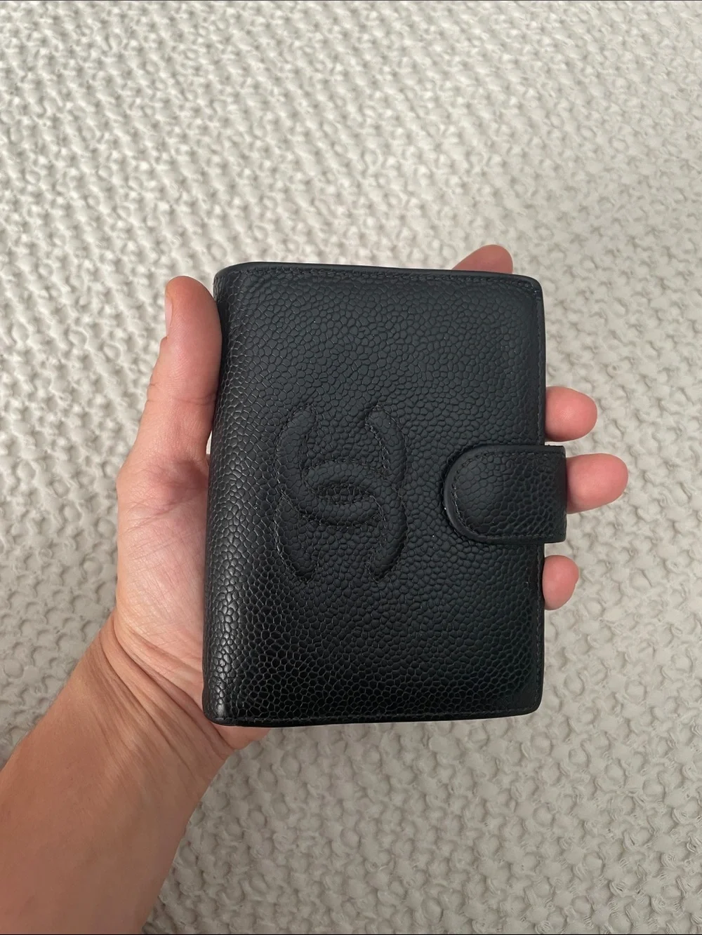 CHANEL Black Caviar Leather Bifold Wallet with CC Logo - Picture 12 of 12